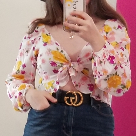 IVORY FLORAL TOP - Picture 7 of 7